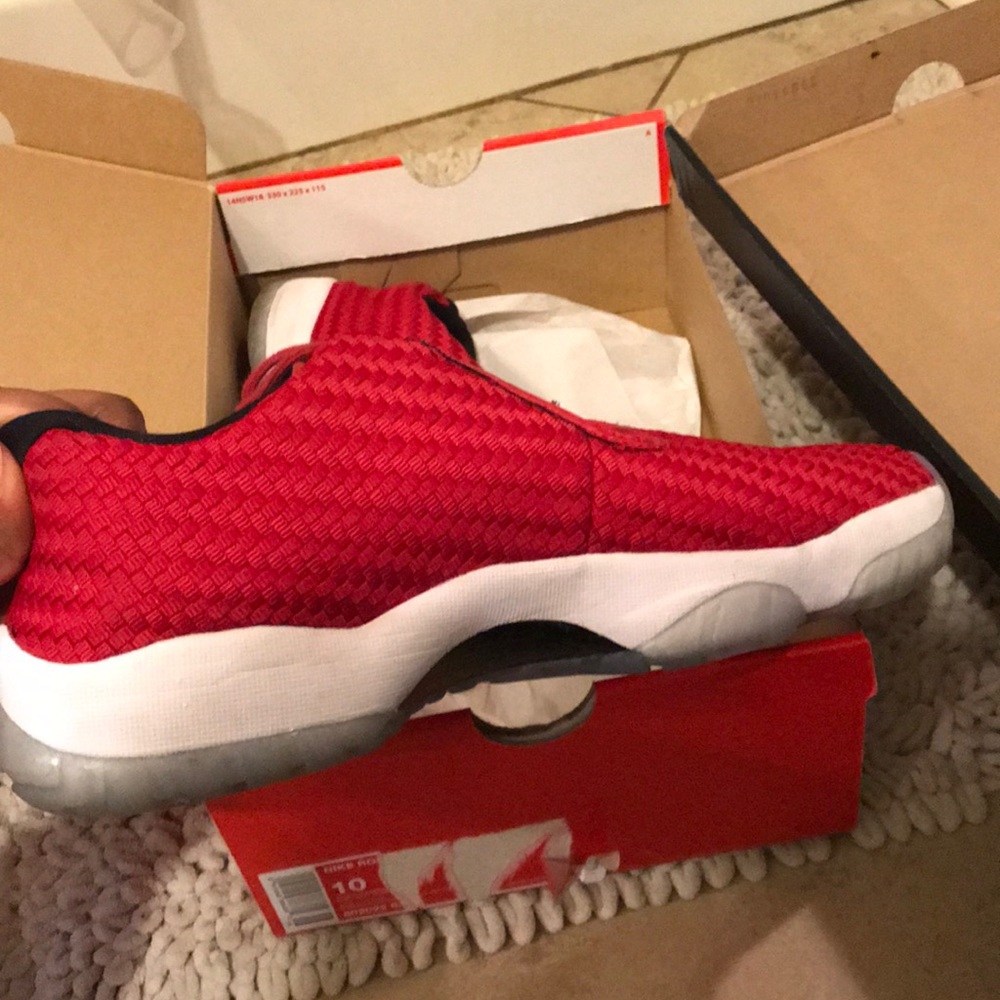 Jordon futures red